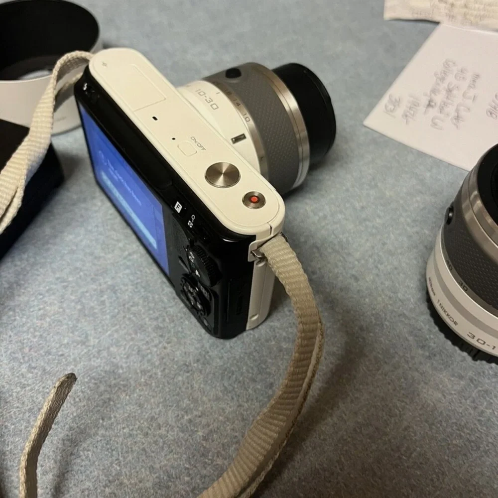 Nikon J1 Mirrorless camera